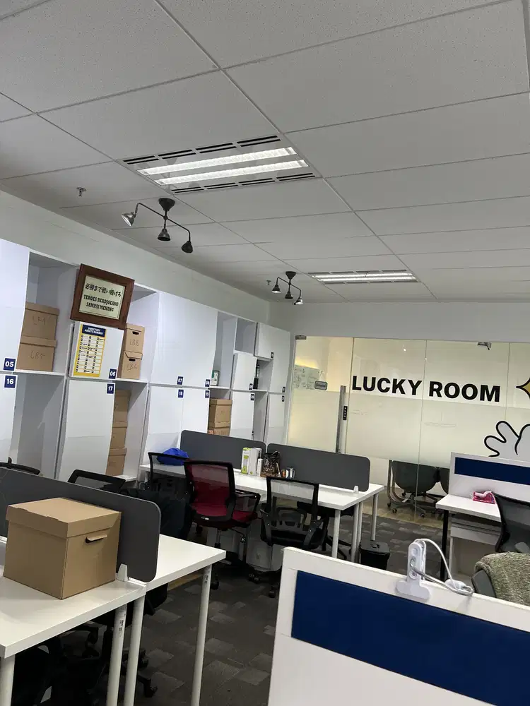 Disewakan ruang kantor fully furnish di BTPN/SMBC Tower Mega Kuningan