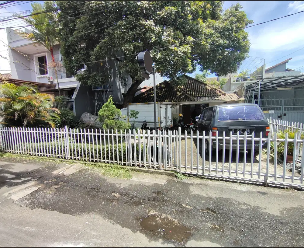 JUAL CEPAT Rumah Tengah Kota di Sayap Jl.Merdeka & Jl.Braga, Bandung