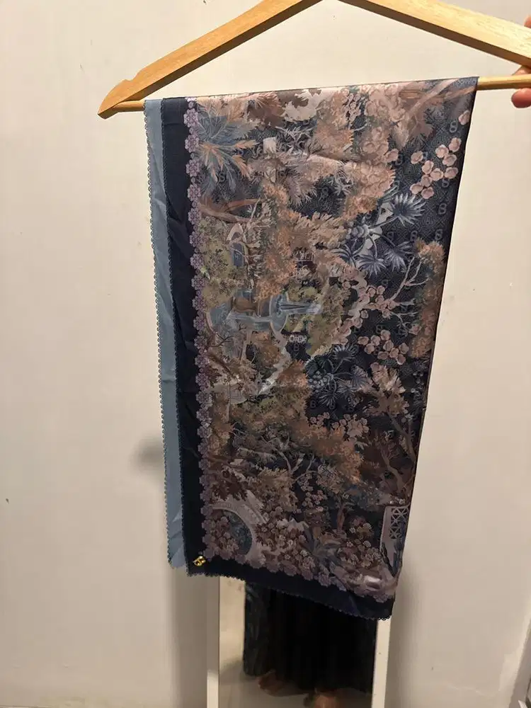 Preloved jilbab segi empat button scarves satin