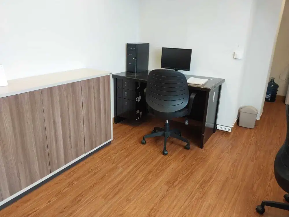 DISEWAKAN OFFICE FURNISH DI GRAHA MIR