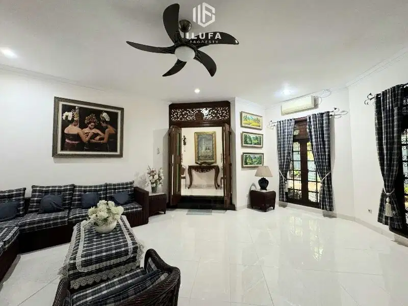 disewakan  rumah asri full furnished bisa untuk kantor area Ampera