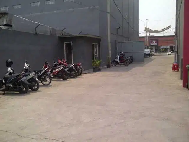 disewakan gudang di jalan raya cisauk