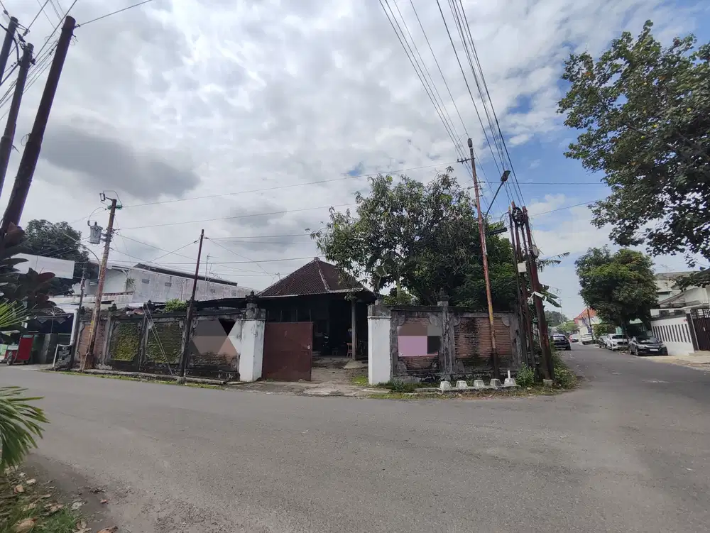 RUMAH BESAR SOLO KOTA cocok untuk Kos/ usaha kuliner/ penginapan, dll