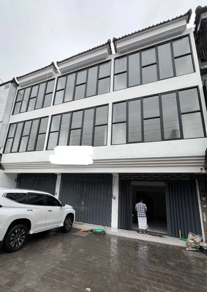 FOR RENT RUKO 3LT DI PINGIR JALAN UTAMA GATSU TENGAH BALI