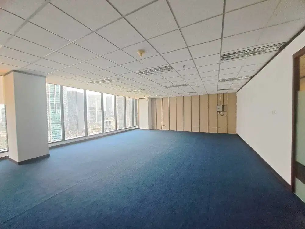 Sewa Kantor 158 m2 di Plaza Mutiara Mega Kuningan, Kondisi Msh Bare