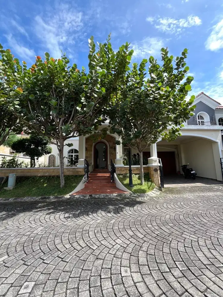 RUMAH MEWAH 2 LANTAI ISTIMEWA DI PERUMAHAN ELITE CASA GRANDE SLEMAN