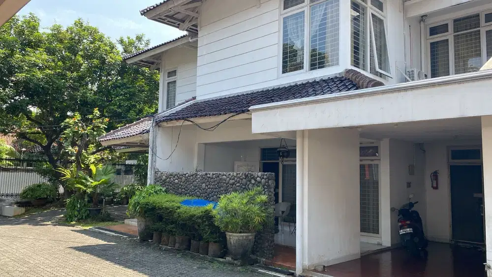 Dijual Komplek Rumah di Kemang