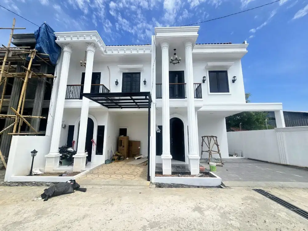 Dijual Mewah 2 Lantai Gaya Eropa Akses Langsung Jalan Raya Jaktim