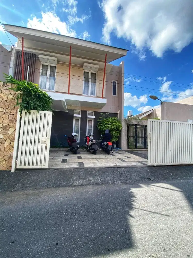 Tumah homestay cantik dekat sekali mall ambarukmo plasa