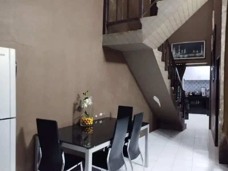 Dijual rumah 2 lantai dekat komplek Soekarno Hatta dekat Mohammad Toha