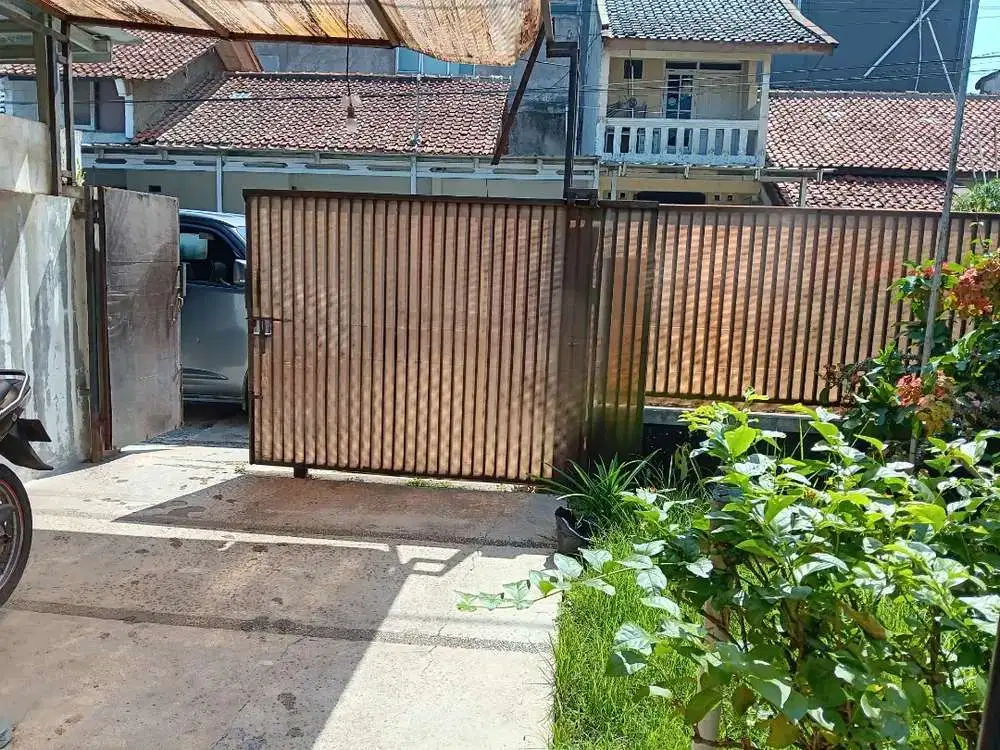 Dijual rumah dalam komplek dekat SMKN 6 Soekarno Hatta Bandung Timur