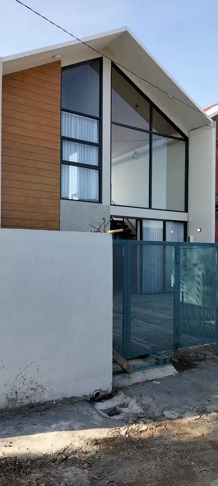 Rumah 2 Lantai Strategis Dekat UMY Harga Murah