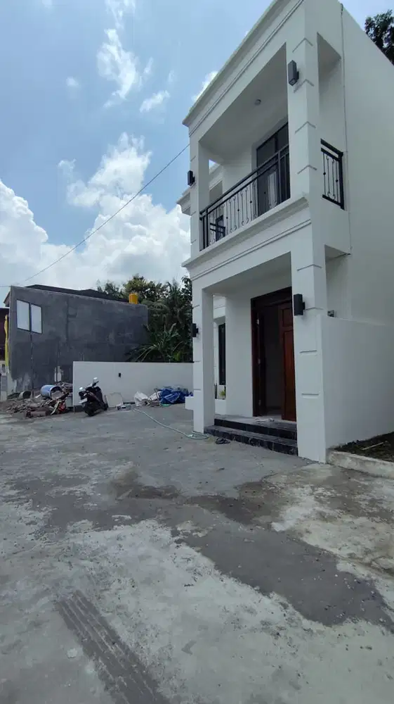 Rumah Siap Huni 2 LT Disen minimalis Harga Murah