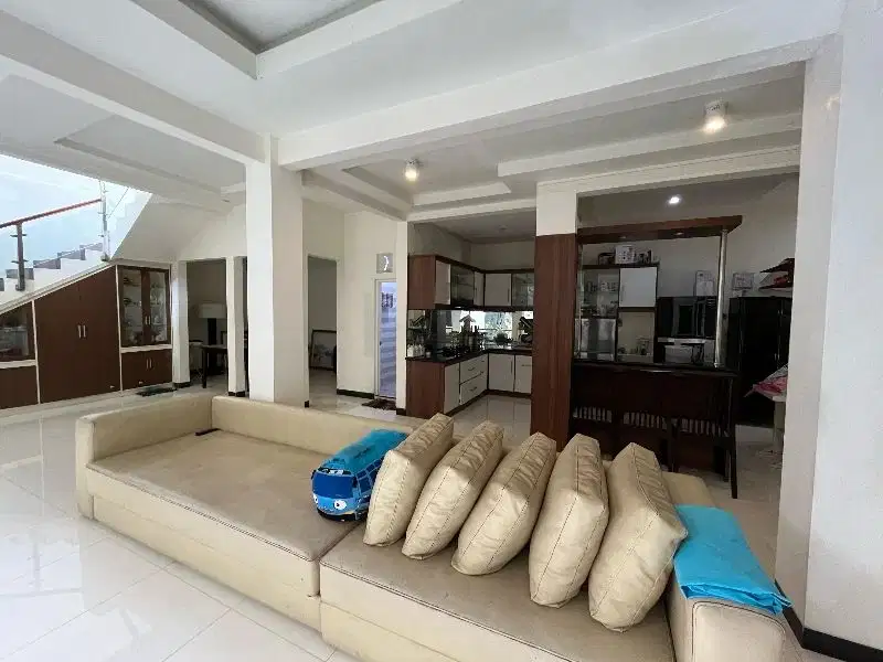 rumah besar di permata jingga blok depan dekat green orchid suhat