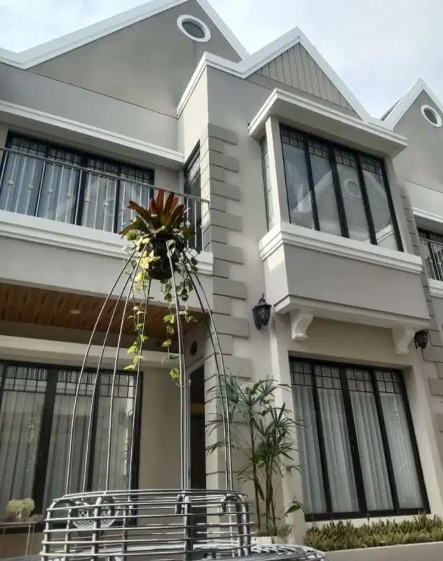 Rumah Mewah Full Furnish Kawasan Premium Setraduta Bandung