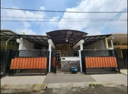 DARMO BARU TIMUR RUMAH SIAP HUNI DEKAT TOL SATELIT DEKAT PAKUWON MALL