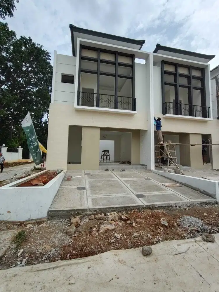 Dijual Rumah Mewah Pinggir jalan, Bebas Banjir di Rawalumbu Bekasi