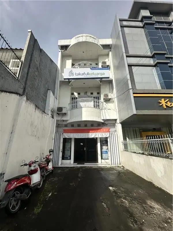 Ruko Jl Ratulangi  Dekat Mall Mari  EX Asruansi Lantai 3 Luas Tanah 21