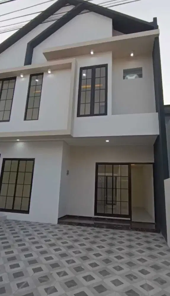 Rumah Baru strategis dekat jalan Raya Mulyosari ITS DAN PAKUWON CITY