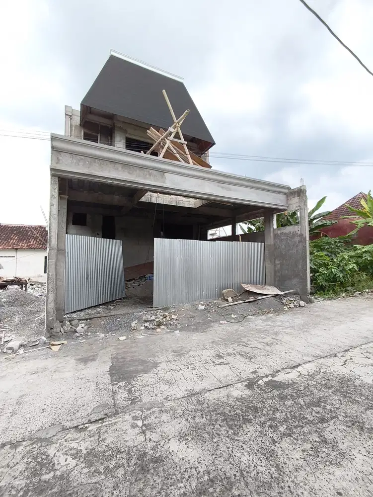 Rumah Konsep American Classic, Dalam Ringroad, Dekat Amplaz