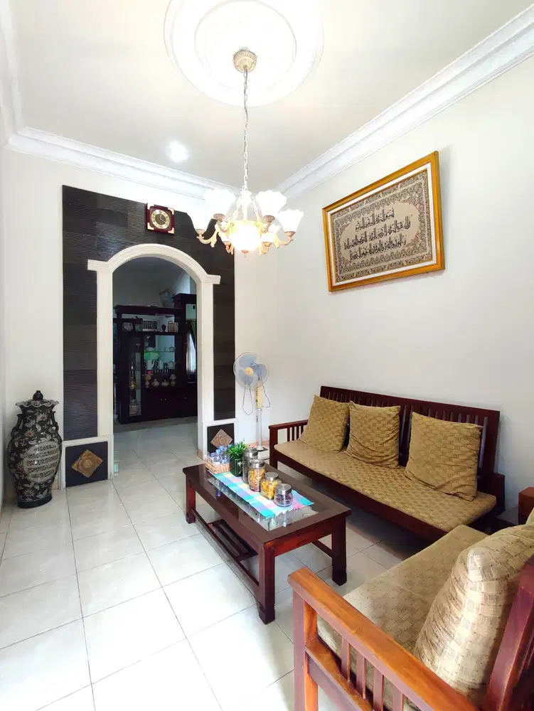 Siap huni,bersih,terawat, manyaran, candi prambanan, candi penataran