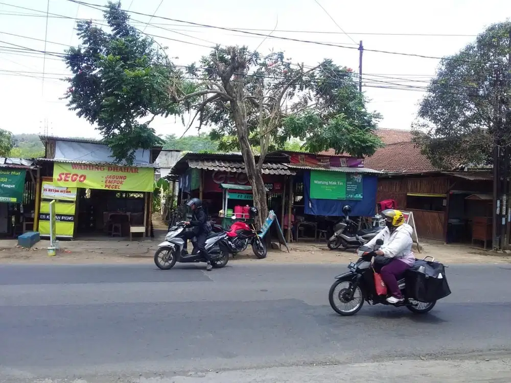 TANAH POROS JALAN RAYA KIAGENG GRIBIG KOTA MALANG