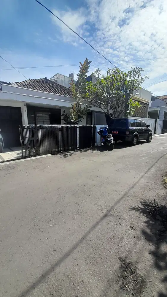 Dijual Cepat Rumah 1 Lantai Bawah Pasaran Sekelimus BuahBatu Bandung