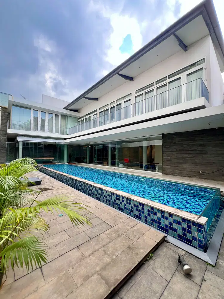 Rumah 3 Lantai di Kebayoran Baru, Jakarta Selatan