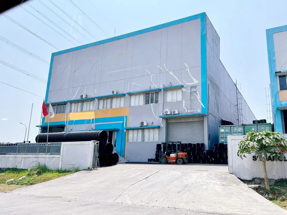 Gudang Ada Loading Dock Kawasan Industri Lippo Cikarang