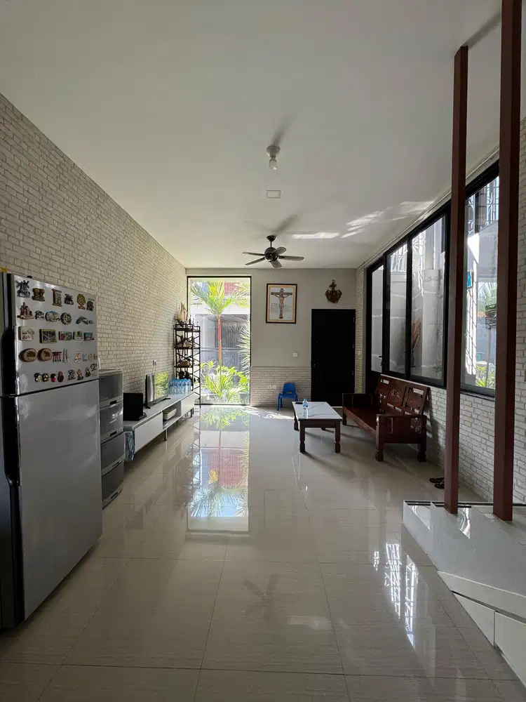 FOR SALE HUNIAN BAGUS READY UNIT 3 BR LOKASI KEROBOKAN PREMIUM