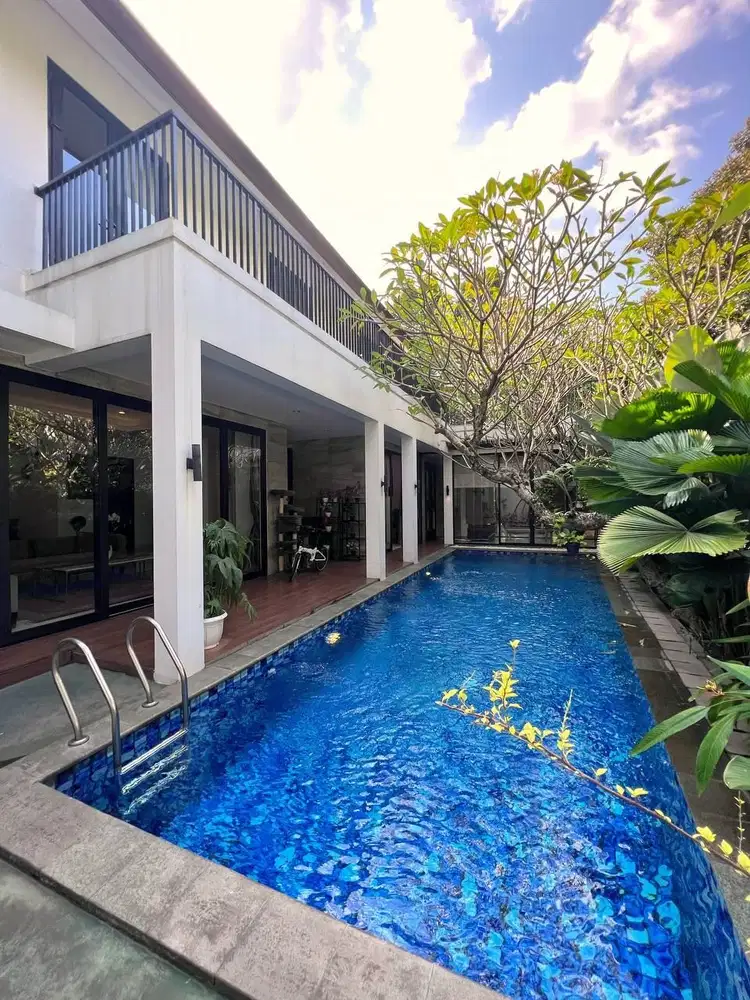 Rumah 2 lantai di Kemang, Jakarta Selatan