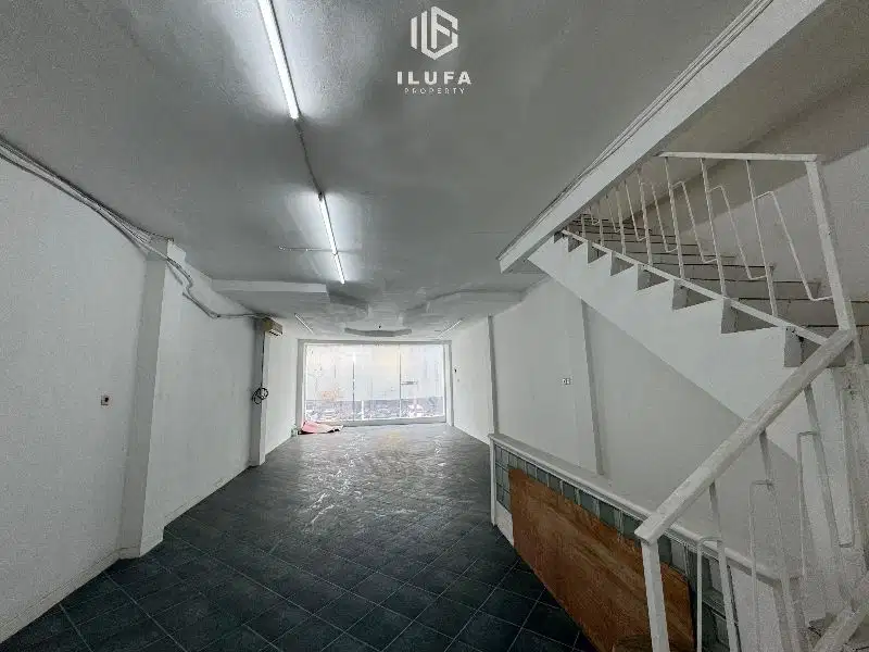 Disewakan ruko 3,5lt lokasi bagus pinggir jalan besar fatmawati