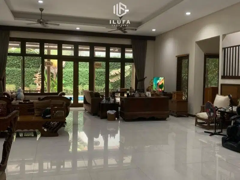 dijual cepat! rumah SHM ada kolam renang area pejaten kemang