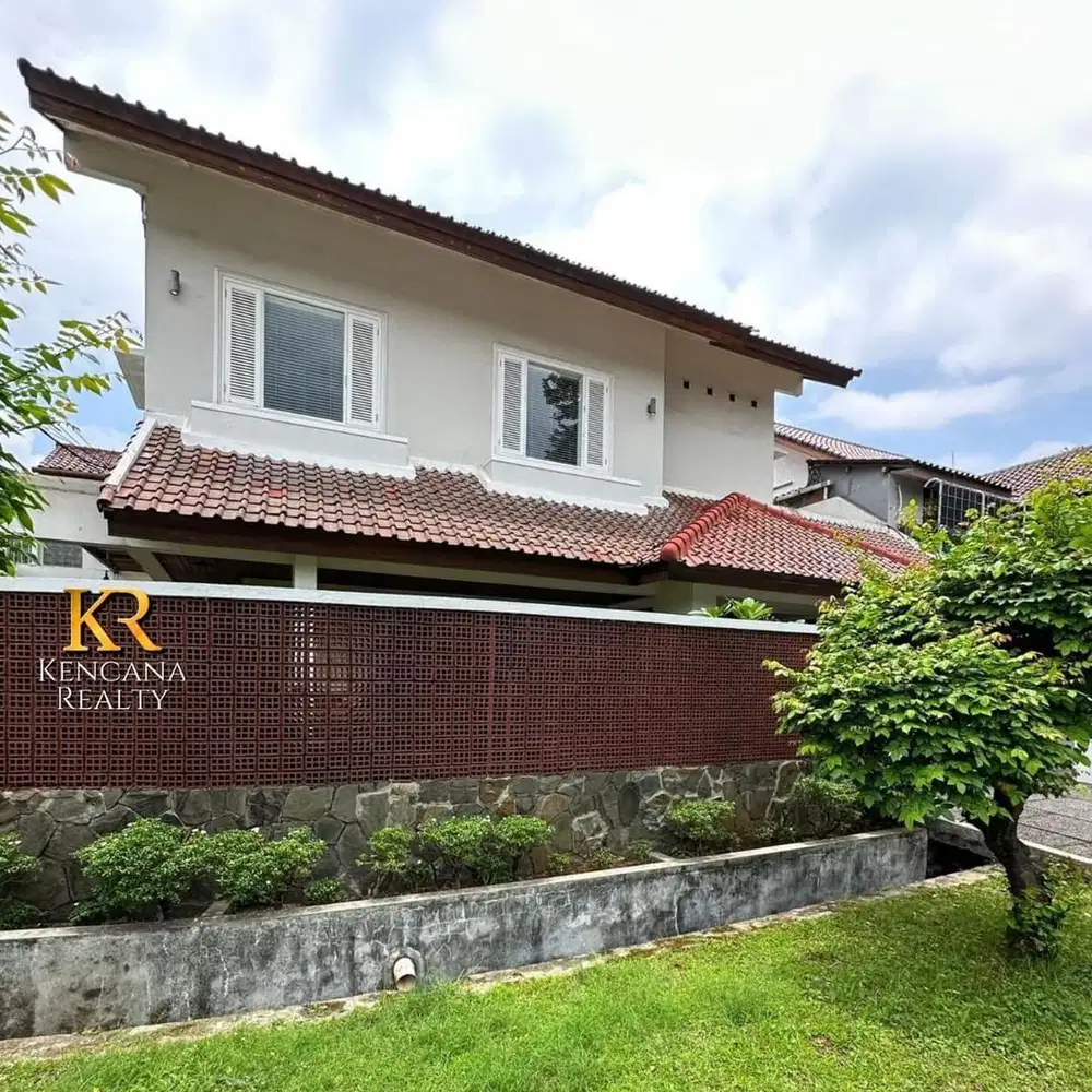 Rumah Senopati Area, Kebayoran Baru Jalan Lebar Jarang Ada