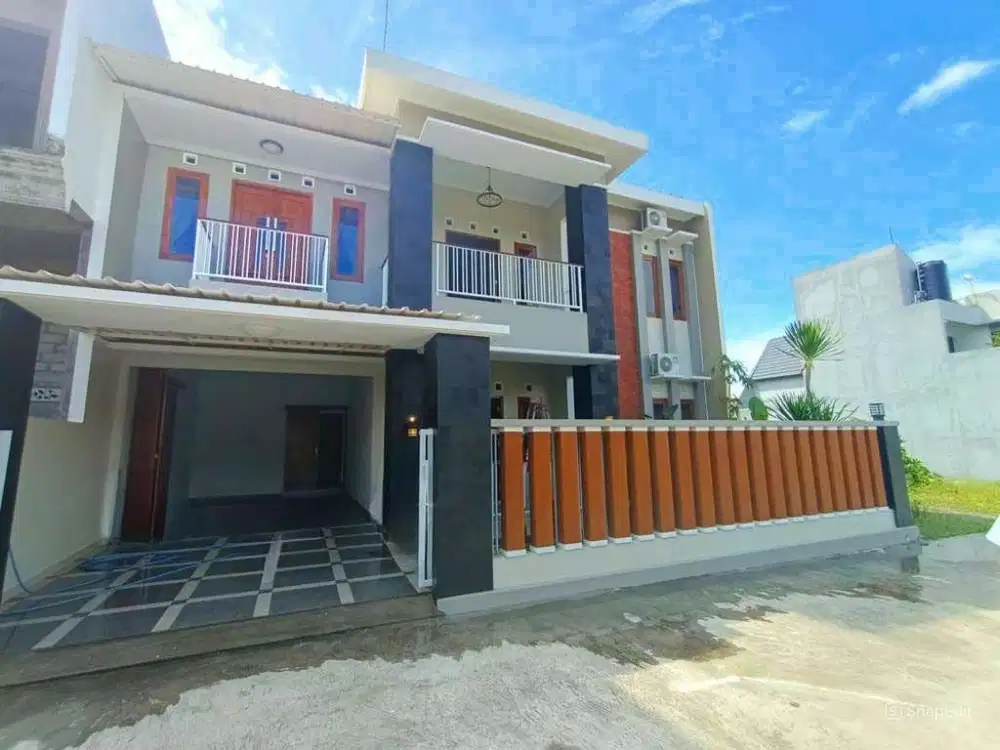 RUMAH BARU MEWAH 2 LANTAI BERKUALITAS TATA RUANG LEGA DI TAMANMARTANI