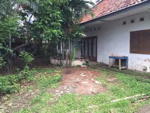 Dijual Rumah Besar cocok untuk usaha Kost2an atau kantor
