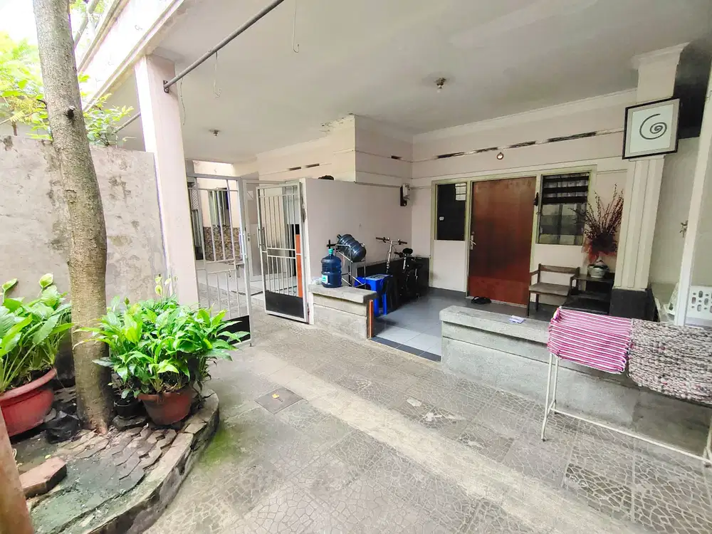 Murah Di Bawah NJOP, Rumah Tinggal + Rukost di Sayap Merdeka & Braga