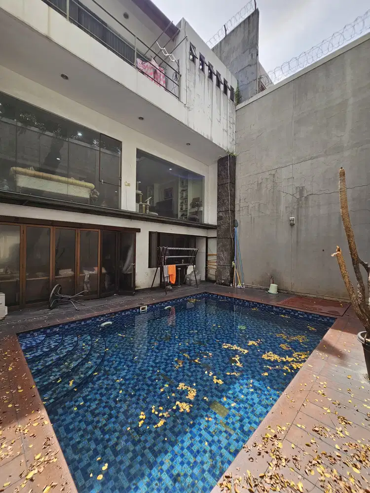Rumah Di Pondok Indah Jakarta Selatan Kolam Renang