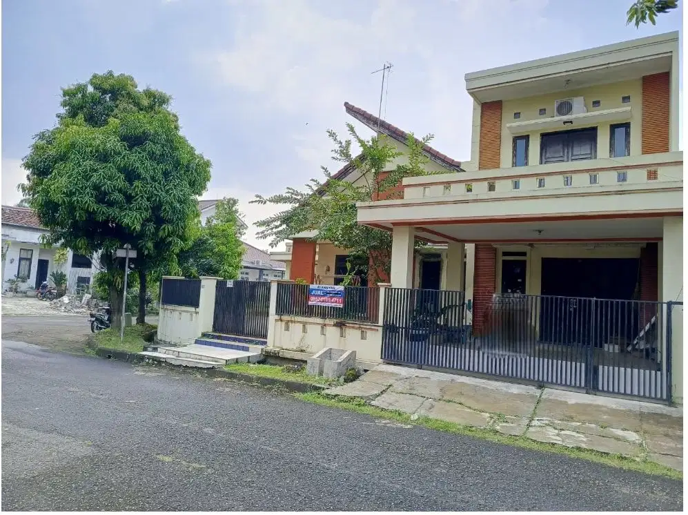 Dijual rumah sudut hook tropikana 2 sisi siap pakai jababeka cikarang