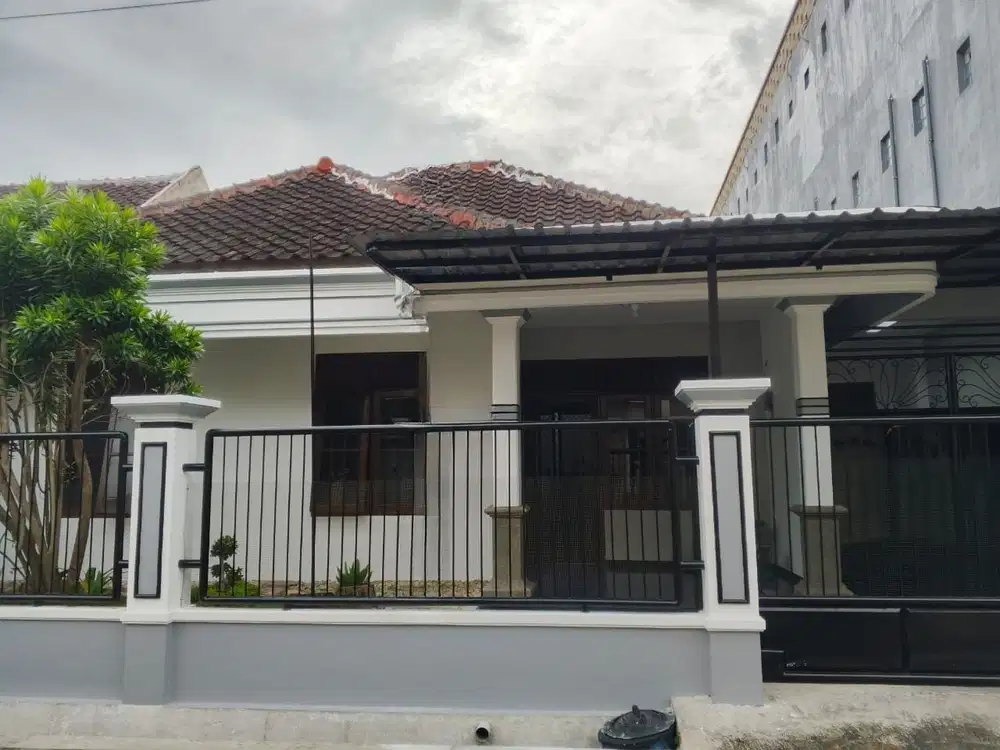 RUMAH BOROBUDUR DEKAT SEKOLAH KATOLIK KOLESE SANTO YUSUP MALANG