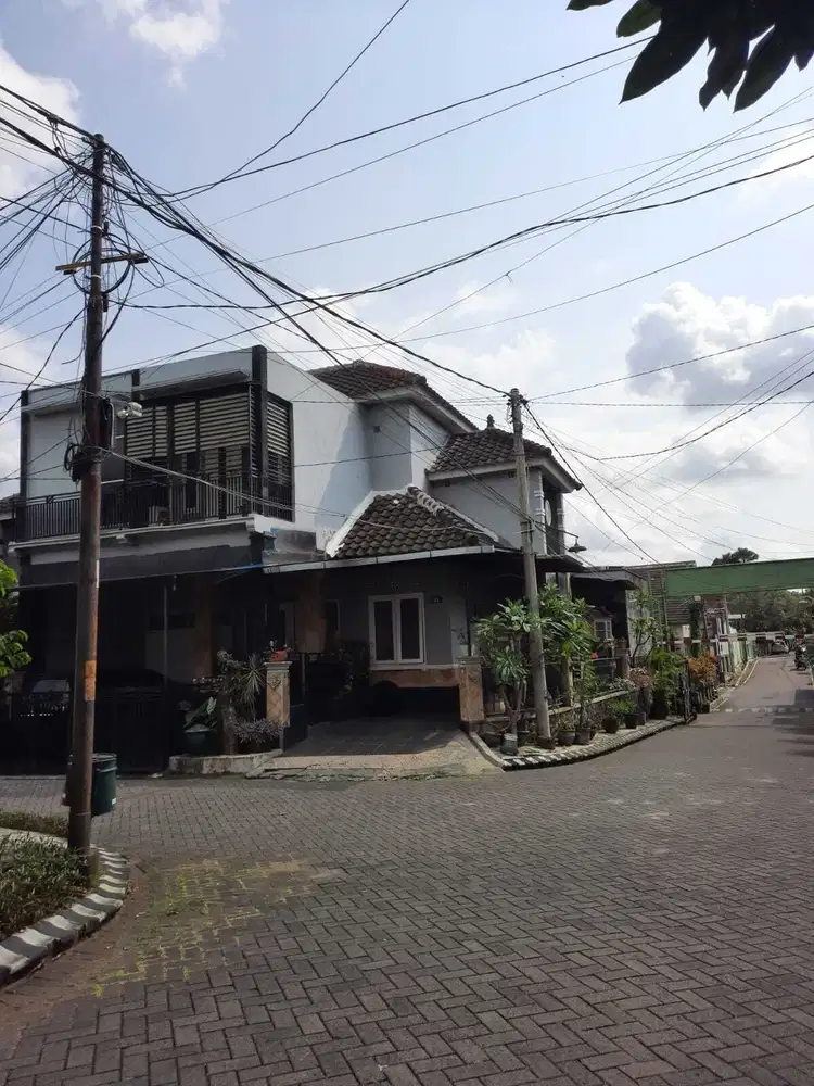 RUMAH SUHAT JALAN BUNGA KOPI LOWOKWARU KOTA MALANG