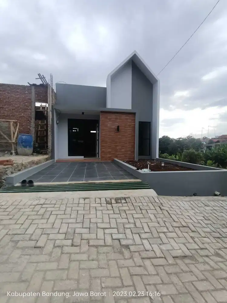 Rumah free desain antapani jalan 2 mobil harga mulai 7rtsan juta