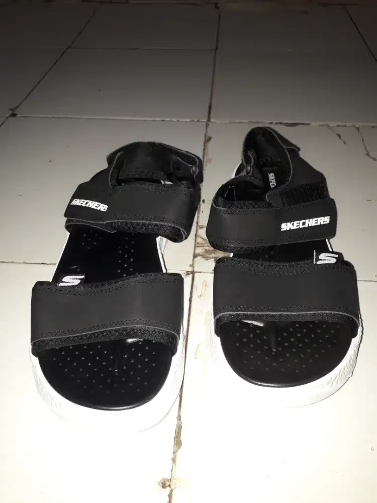 Sandal/sendal skechers