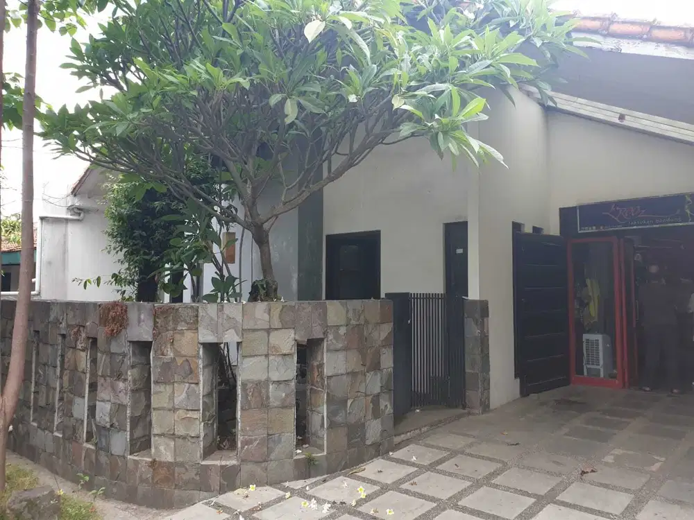 Rumah siap huni komplek Margahayu Raya jl soetta bisa untuk usaha