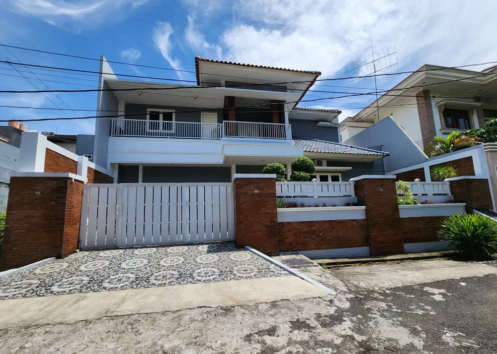 Rumah Mewah Srondol Banyumanik Tembalang