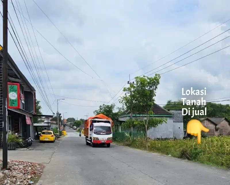 Tanah pinggir jalan raya dawar dekat pasar