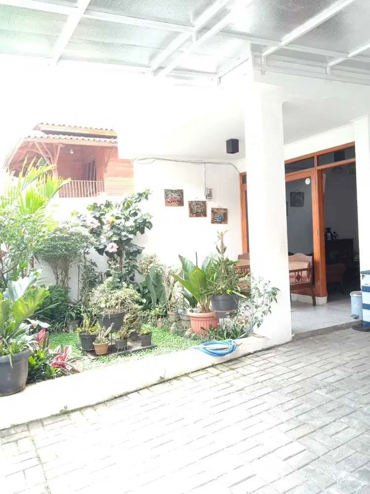 Rumah 3 Lantai Semi Furnish Arcamanik Endah Bandung