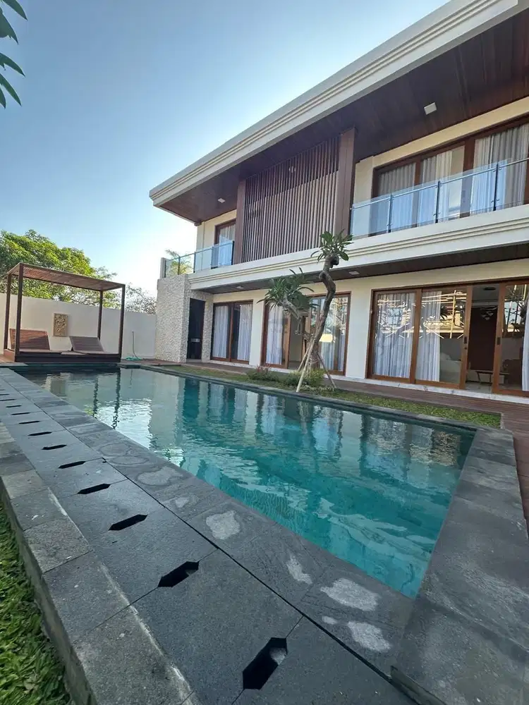 VILLA BRAND NEW 4BR FURNISHED WITH ROOFTOP VIEW LAUT NUSA DUA