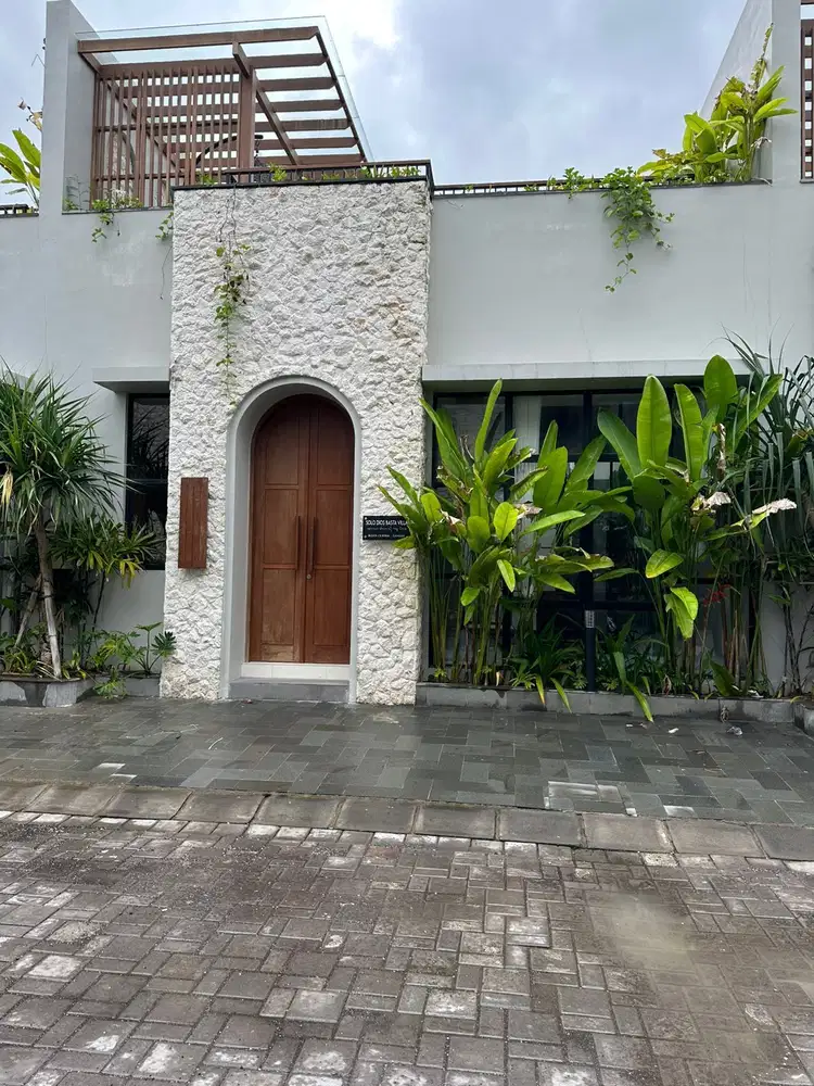 VILLA READY 2BR FURNISHED ONE GATE TERBAIK DI BATU BOLONG CANGGU