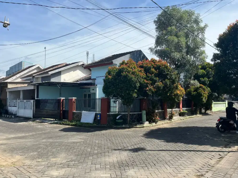 Rumah Murah Saxophone Lowokwaru Luas Tanah 180 Posisi Hook Dekat UB